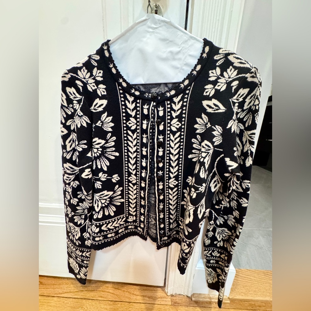 FARM Rio - S - NWT - Black and Cream Floral Jacquard Cardigan